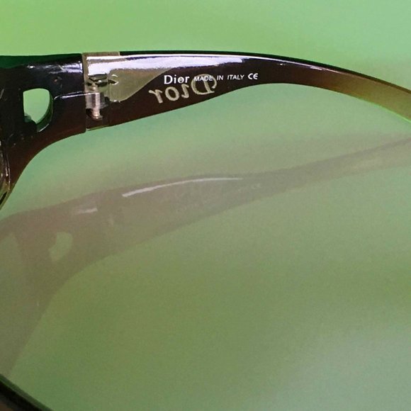 Dior Sunglass with Versace Case - Picture 5 of 14